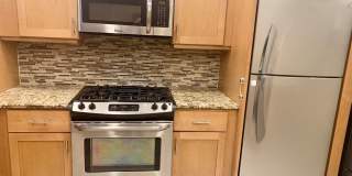 Amazing 2-Bedroom Townhouse Located in Bella Vista! Available mid-July! Gallery 11