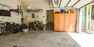 2 Weeks Free Rent~4 Bedroom 2.5 Bathroom With A Large Deck and 2 Car Garage! Near Methodist University Gallery 20