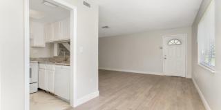 REDUCED PRICE!!! 2 BEDROOM CONDO CLOSE TO UNIVERSAL AND VALENCIA Gallery 6