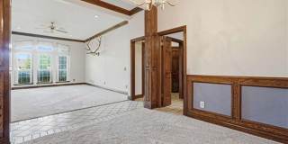 Beautiful 4 Bedroom Home with Pool – Available Now! Gallery 14