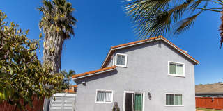 Spacious 6 Bedroom Home With Huge Backyard! Gallery 31