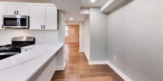 Beautiful- 3Bed/2Bath Townhome! Gallery 5