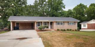 Newly Renovated 3bd/2ba Home w/ Sunroom and Large Backyard in Great Location! Gallery 1