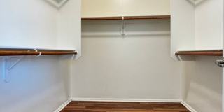 Eastside (Stella and Kolb) 4 bedroom  2 bath house with 2 car garage near Lakeside Park! Gallery 14