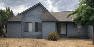 Beautiful 3 Bedroom, 2 bathroom House in Great Quiet Neighborhood. Gallery 1