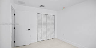 5823 NW 30th ave Gallery 10