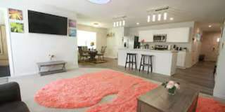 Room in 6 Bedroom Home at Skipjack Ln Gallery 4