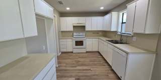 Charming Newly Remodeled Rental Home in a Quiet Neighborhood Gallery 13