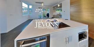 Luxury single-family home with inclusive water, sewer, and garbage Gallery 7