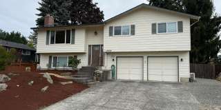 Tastefully Updated Kingsgate home! Gallery 1
