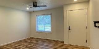 Great Location 3 bedroom 1 bath 1car garage Gallery 13