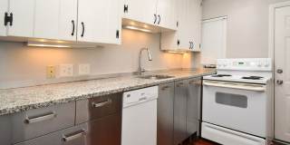 2 Bedroom, 1 Bath -  Colonial Town Gallery 13