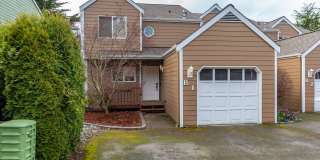 3 Bedroom 3 Bath Townhouse Gallery 1