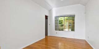 Beautiful 3-bedroom, 3-bath home on corner lot! Gallery 4