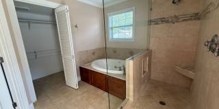 Gulf Breeze - Proper - 5 bedroom, 3.5 bathroom with pool and lawn care included Gallery 21