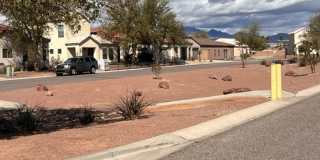 3br 2Ba 2-Story Home with fenced yard and garage Near Golf Course, Rotary Park Gallery 42