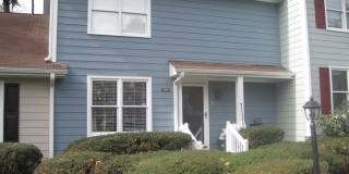 1583 Laureldale Drive - Bev Roberts Rentals & Property Managment Gallery 1