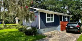 Newly Renovated Home West of the Ashley Gallery 1