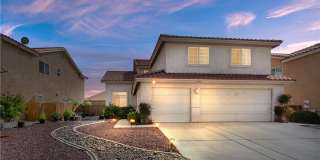 Charming 6 bedroom | 3 Bathroom Gallery 1