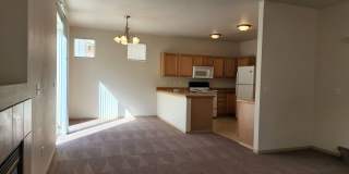 FREDRICKSON AREA 3 Bedroom, 2.5 Bathroom Puyallup Home with Den SILVER POINTE COMMUNITY Gallery 12