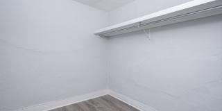 195 9th Street Gallery 16