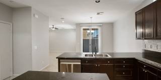 4 Bedroom, 3 Den West Side Home Gallery 12