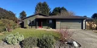 Great YARD! Charming 3 Bedroom / 2 Bath Home with a garage and McKinleyville Gallery 1