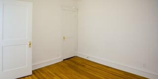 5335-5345 S. Kimbark Ave. Gallery 28