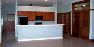 680 Oak Street Gallery 3