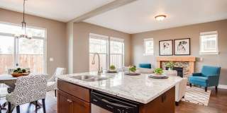 3 Bedroom + Flex Space in Central Location - Close to Old Mill! Gallery 7