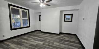 Charming 4 Bedroom 1 Bathroom Home for Rent! Gallery 6