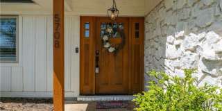 Beautiful Newly Remodeled 3 Bed, 2 Bath Home Gallery 4