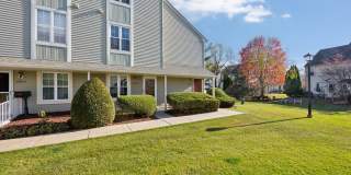 4305-A FENWICK Lane Gallery 1