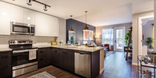 AMLI at Uptown Gallery 2