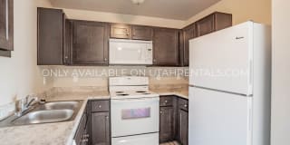 1936 N Geneva Rd Gallery 1