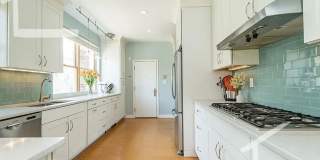 Perfect for underclassmen wanting a multi-year stay!  Luxury Apt w W/D in Unit near BU!  XL Rooms Gallery 3