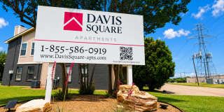 Davis Square Gallery 14