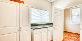 1701 ELM Street Gallery 23