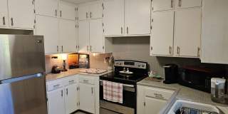 Charming Duplex Unit In Franklin Park Gallery 6