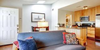 2596 Arizona Avenue Gallery 3