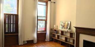 1713 GREEN Street Gallery 3