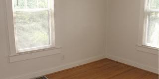 Lovely Cottage with Detached 2-Car Garage Gallery 13