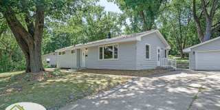3 Bedroom Home in Bloomington Gallery 1