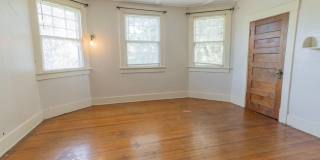 Large Centrally Located Home for Rent! Gallery 22