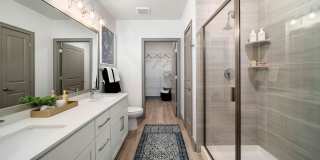 The Pearl Founders Square Apartments Gallery 15