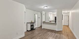Newly Remodeled 2Bed 1Bath Townhome in Prior Lake! Gallery 1