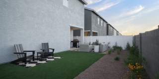 Cyrene at Estrella Gallery 19
