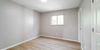 1075 Oak Street Gallery 10