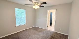 Charming 3-Bedroom Home Gallery 7