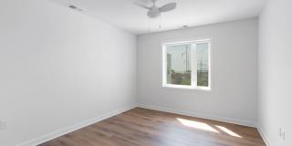 Graduate Pointe Gallery 6